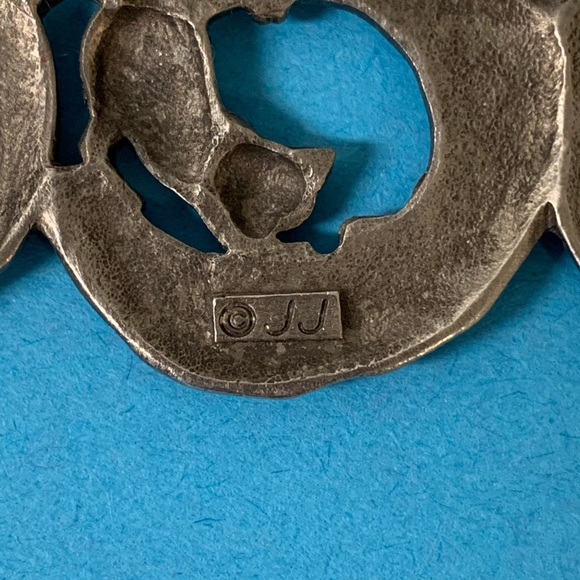 Pewter Cat Brooch - Picture 3 of 3